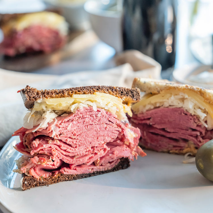 Carnegie Deli New York Pastrami & Corned Beef Sandwich Carnegie Deli New York Pastrami & Corned Beef Sandwich